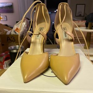 Steve Madden nude tie up pointed toe heels